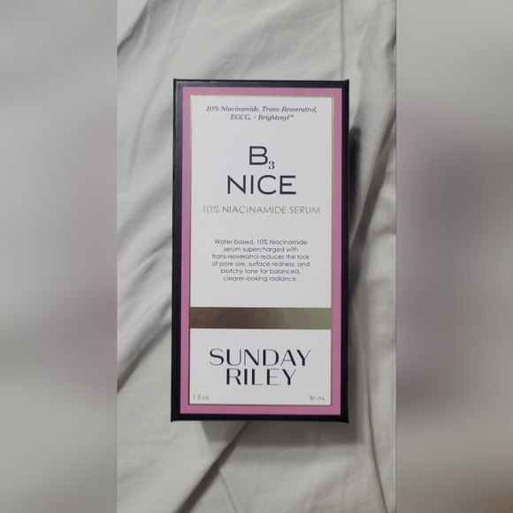Sunday Riley Niacinamide - Picture 1 of 3